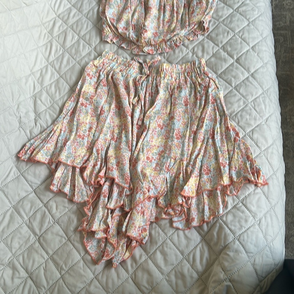 Vici Floral Strapless Crop Top - Picture 4 of 4